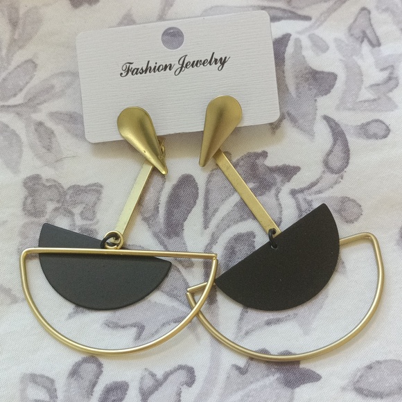 8 Earrings with cool designs, few with imperfections - Take them all for $14 - Picture 8 of 12